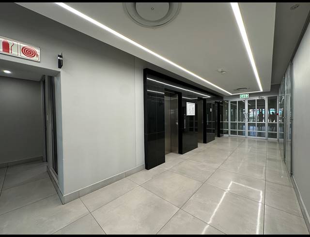 1,210M² OFFICE TO LET IN SANDTON CENTRAL